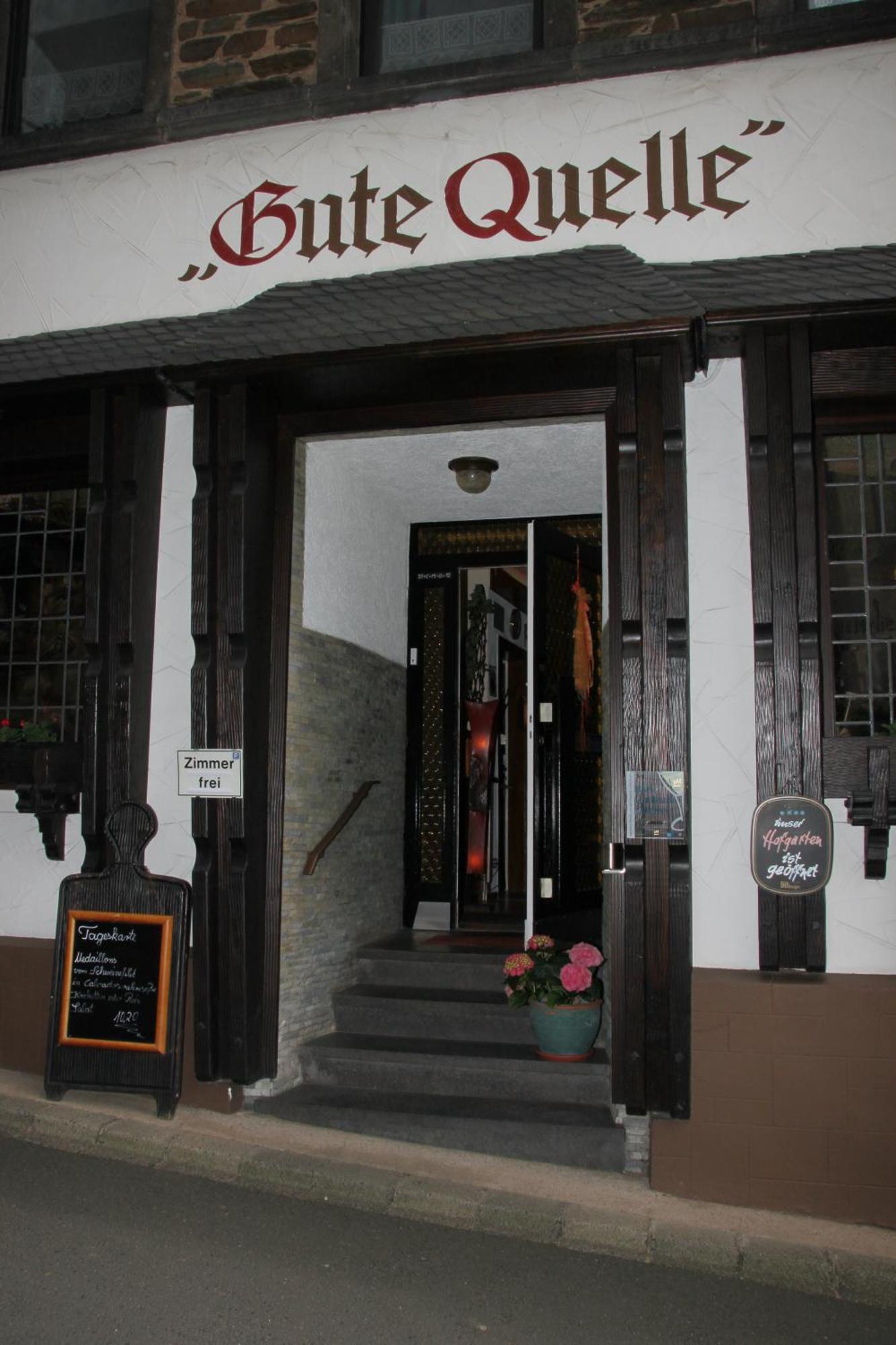Hotel Und Gaestehaus Gute Quelle Cochem Exterior foto