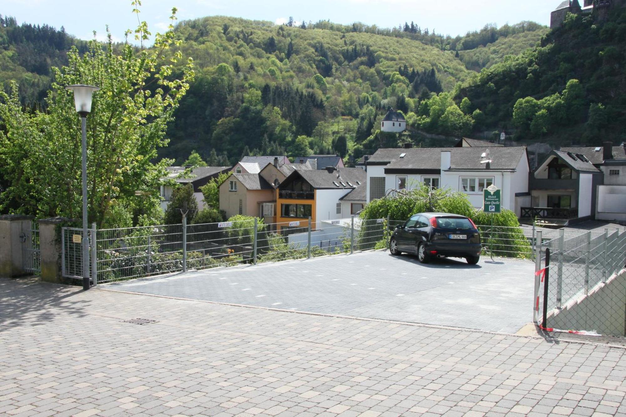 Hotel Und Gaestehaus Gute Quelle Cochem Exterior foto