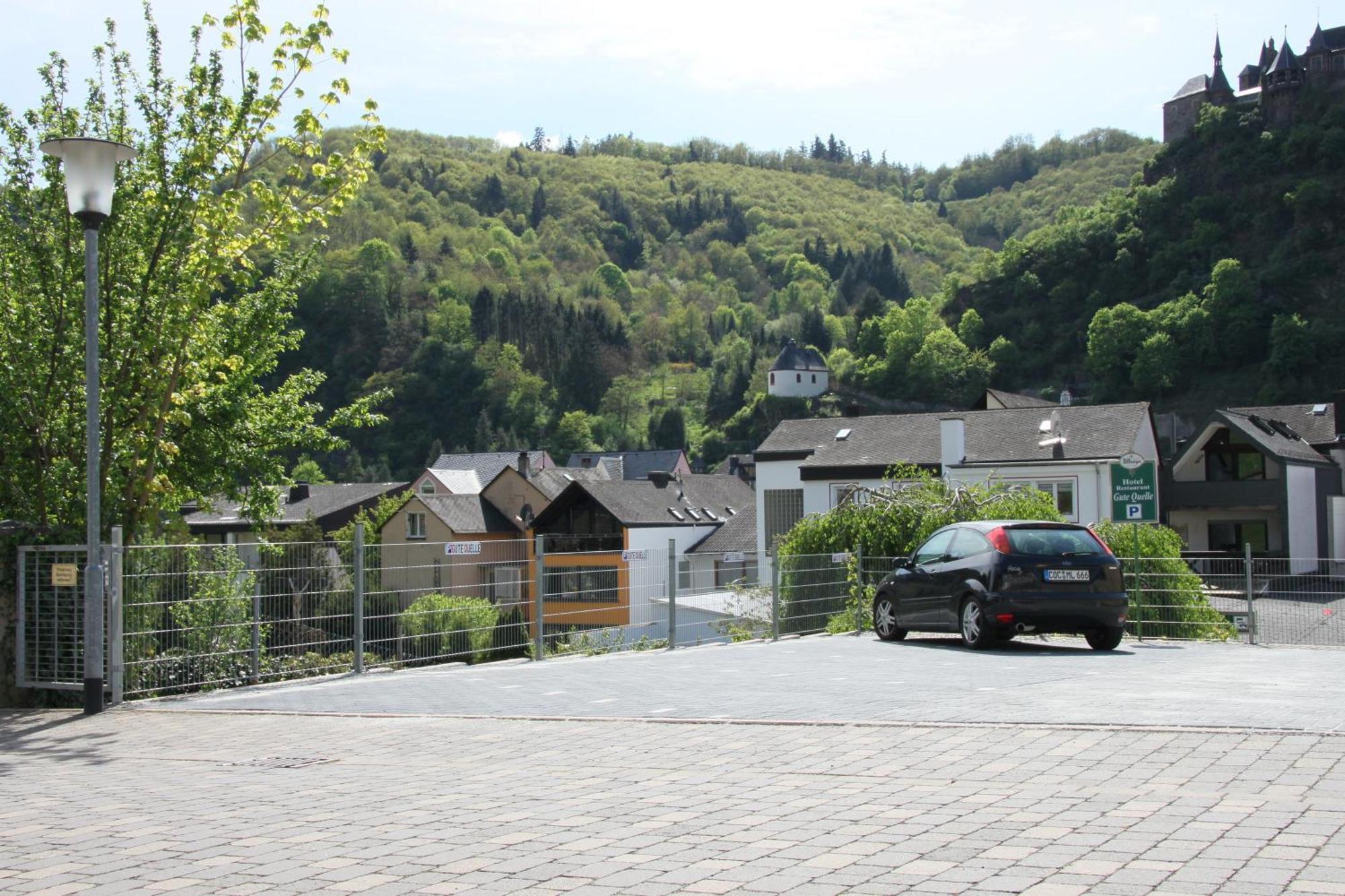 Hotel Und Gaestehaus Gute Quelle Cochem Exterior foto